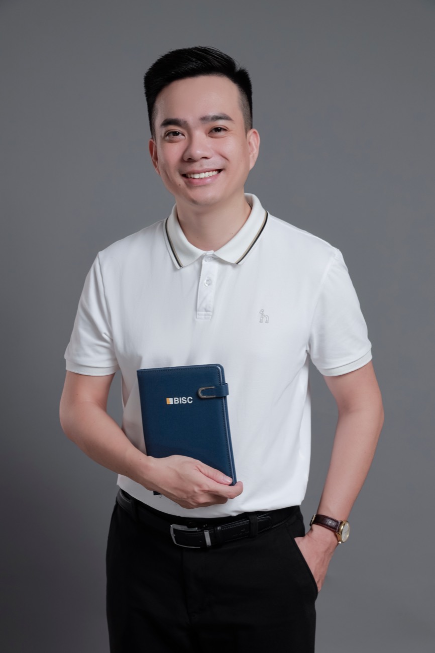 thầy Hà Long Giang — Director, Board of Internal Control tại IC&D